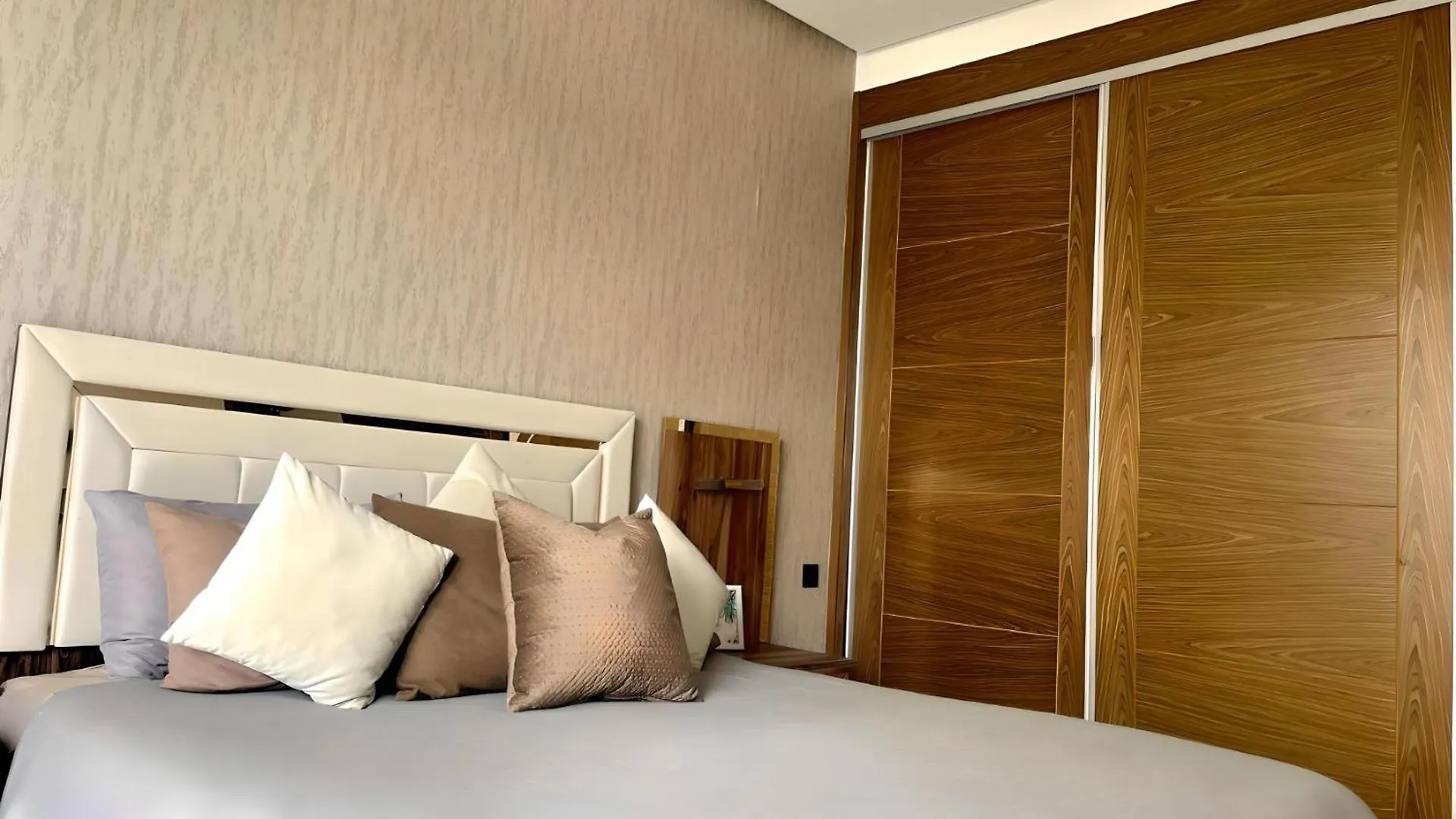 אגאדיר 2 Bedrooms With Huge Terrace Access To The Pool מרוקו